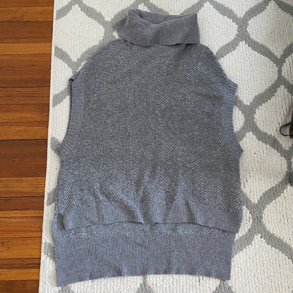 BCBGMaxazria high low sweater vest